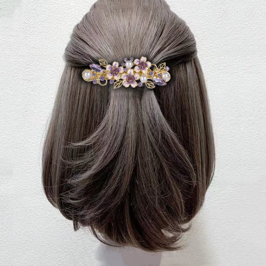 Broche cheveux Fleur de Lysée portée