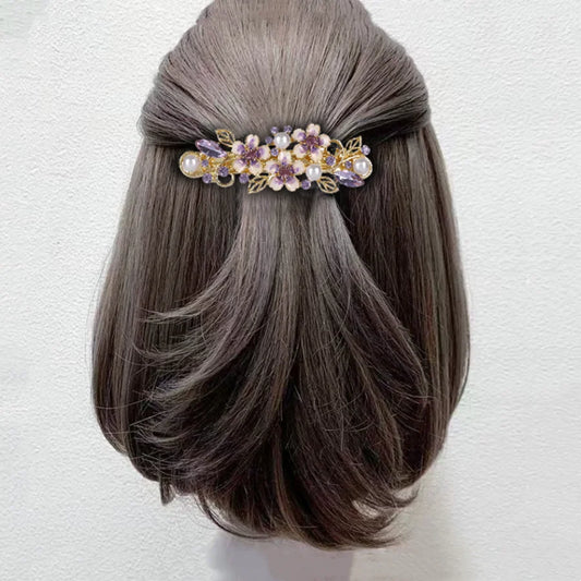 Broche cheveux Fleur de Lysée portée