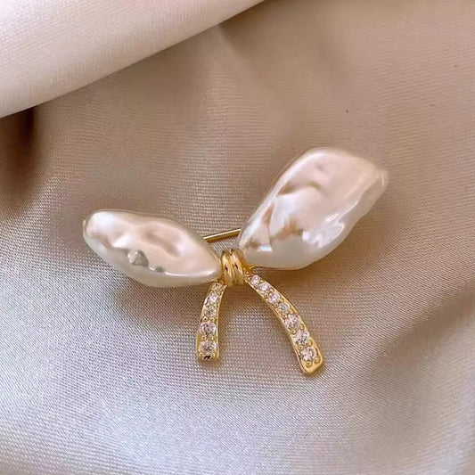 Broche nœud perlé