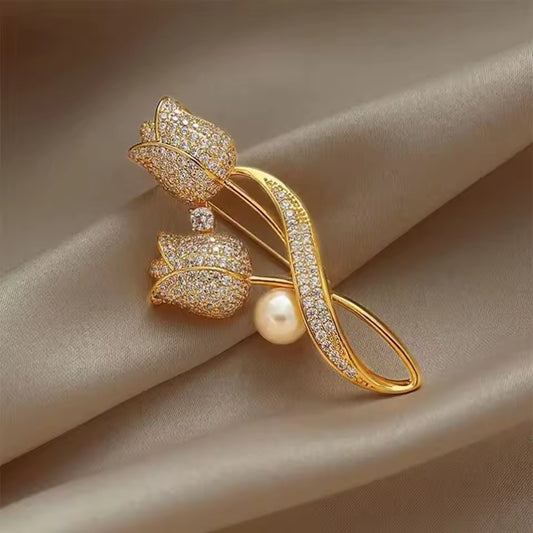 Broche tulipe doré