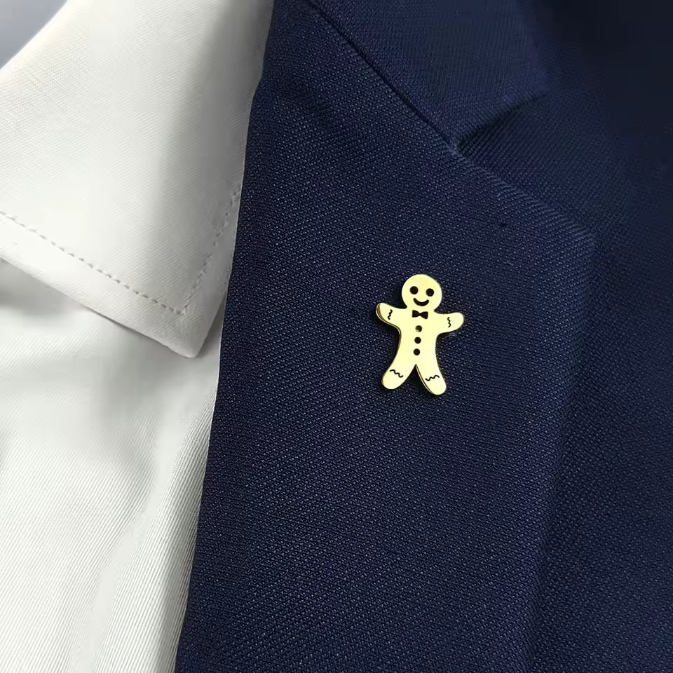 Broche bonhomme pain d'épices porté