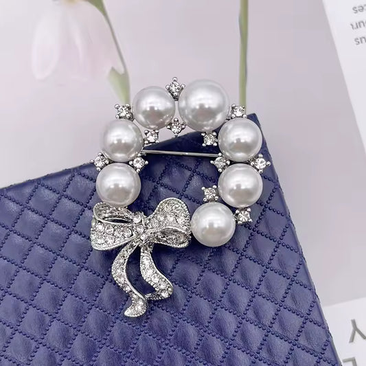 Broche couronne circulaire photo