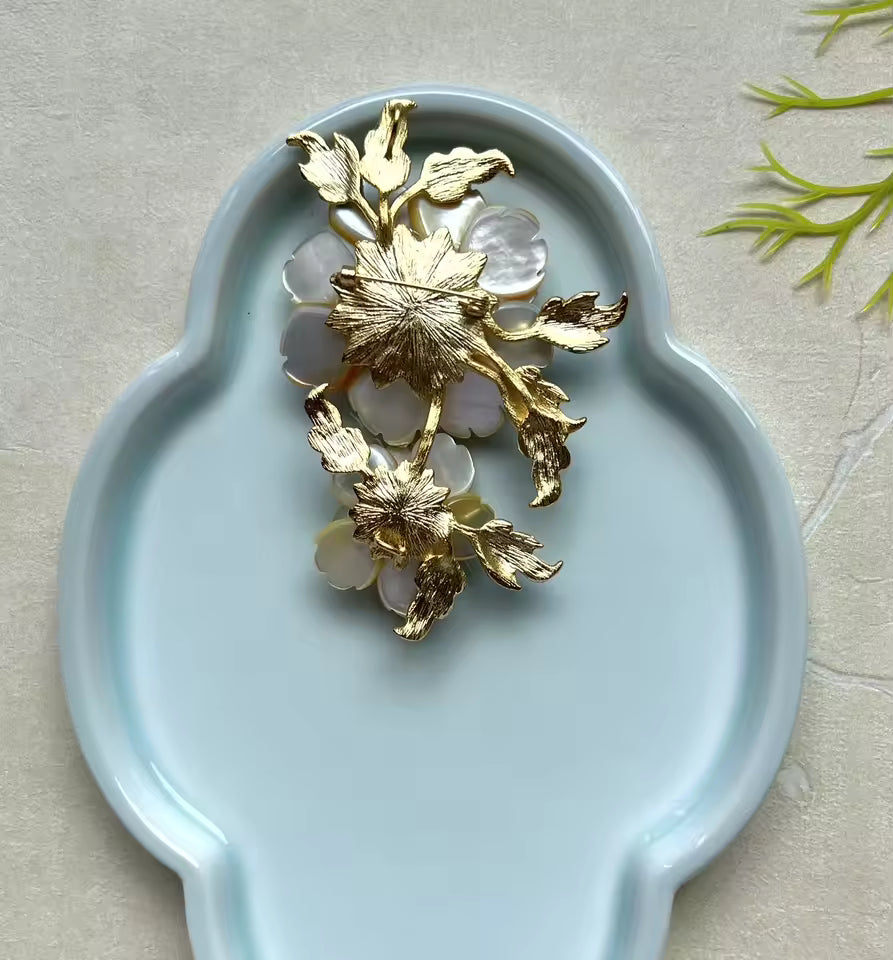 Broche double fleur de dos