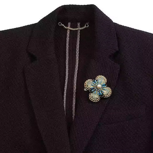 Broche éclat méditerranéen porté