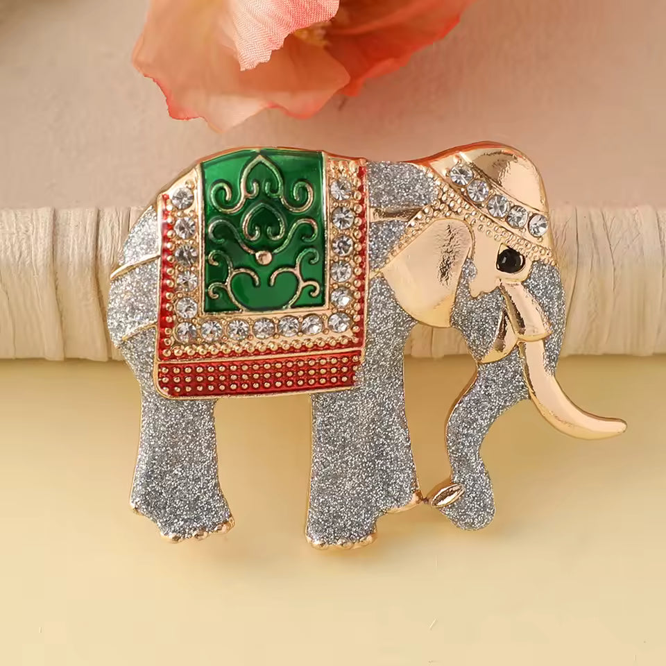 Broche éléphant d'Asie argenté