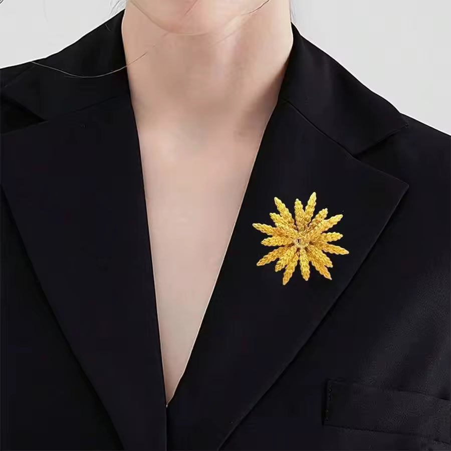 Broche épi étoile porté