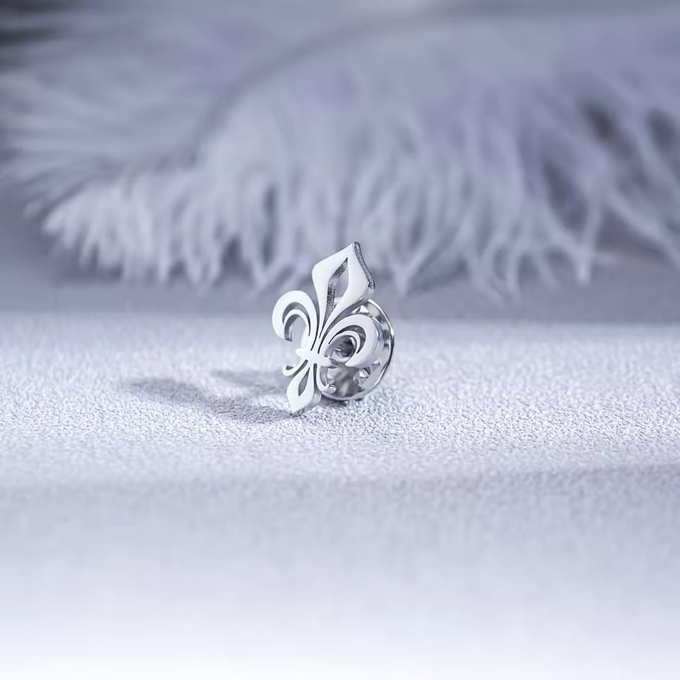 Broche fleur de lys argenté