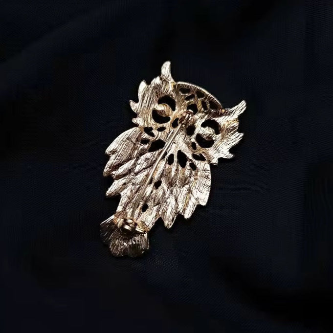 Broche hibou mystique de dos