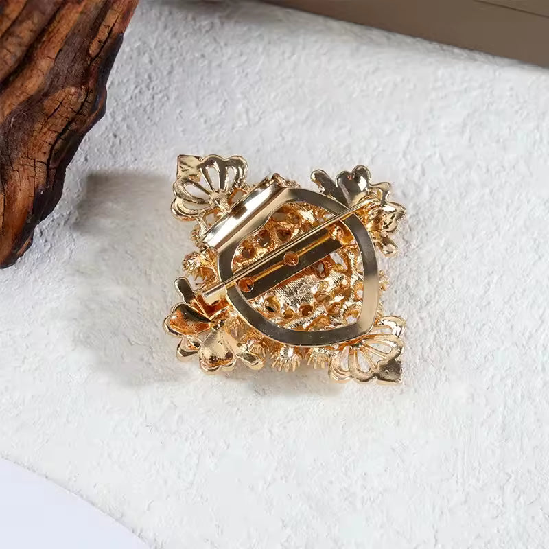Broche joyau dynastie de dos