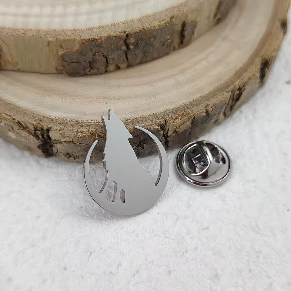 Broche loup argenté