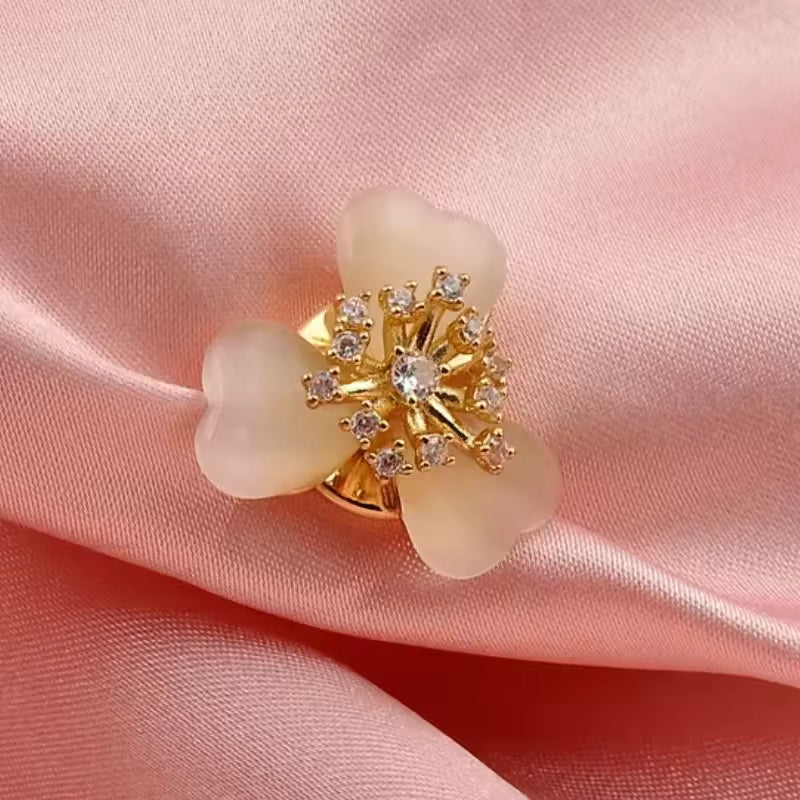 Broche magnétique fleur d’aurore fermé