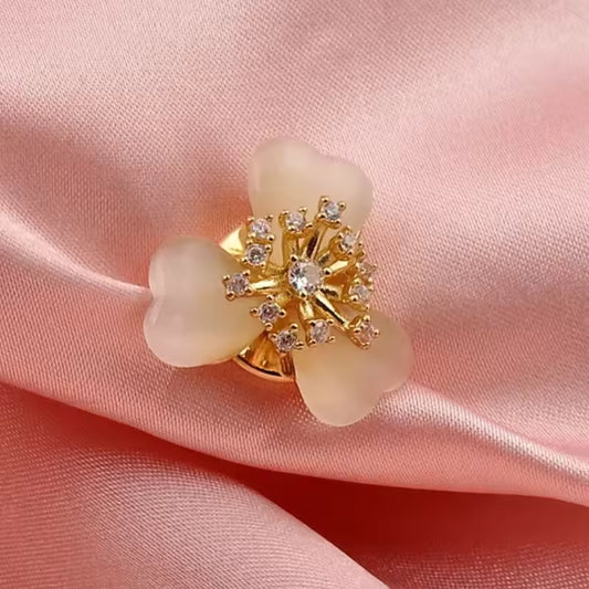 Broche magnétique fleur d’aurore fermé