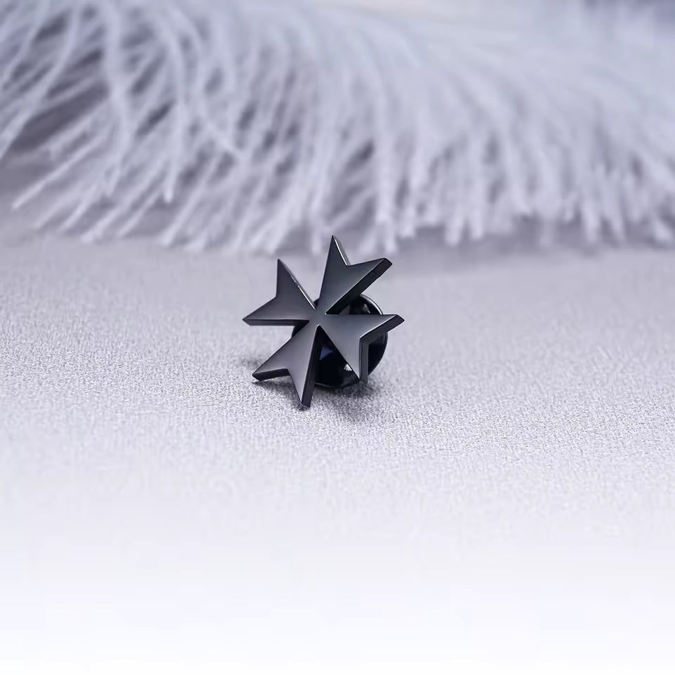 Broche malte noir