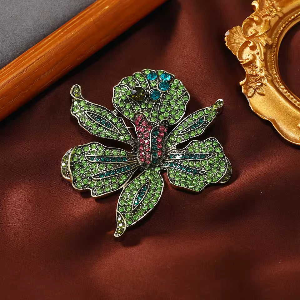 Broche orchidée éclat rouge