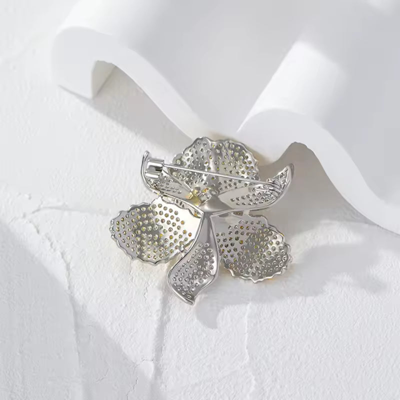 Broche orchidée éternelle de dos
