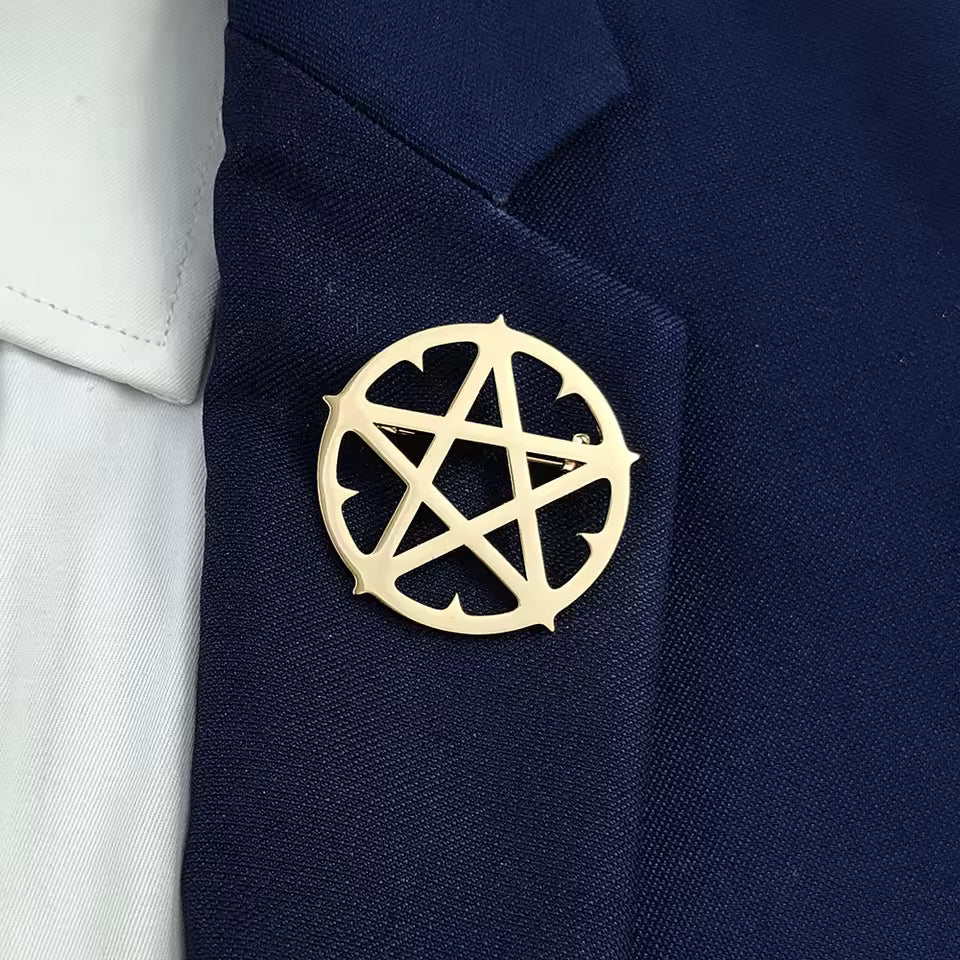Broche pentacle cercle porté