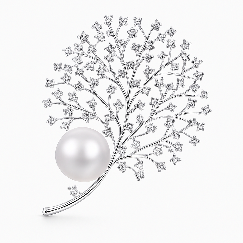 Broche perlée argentée