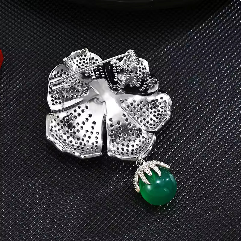 Broche pétales d’argent de dos
