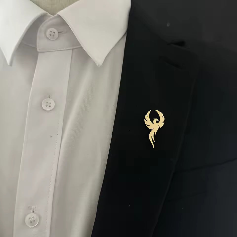 Broche phénix porté