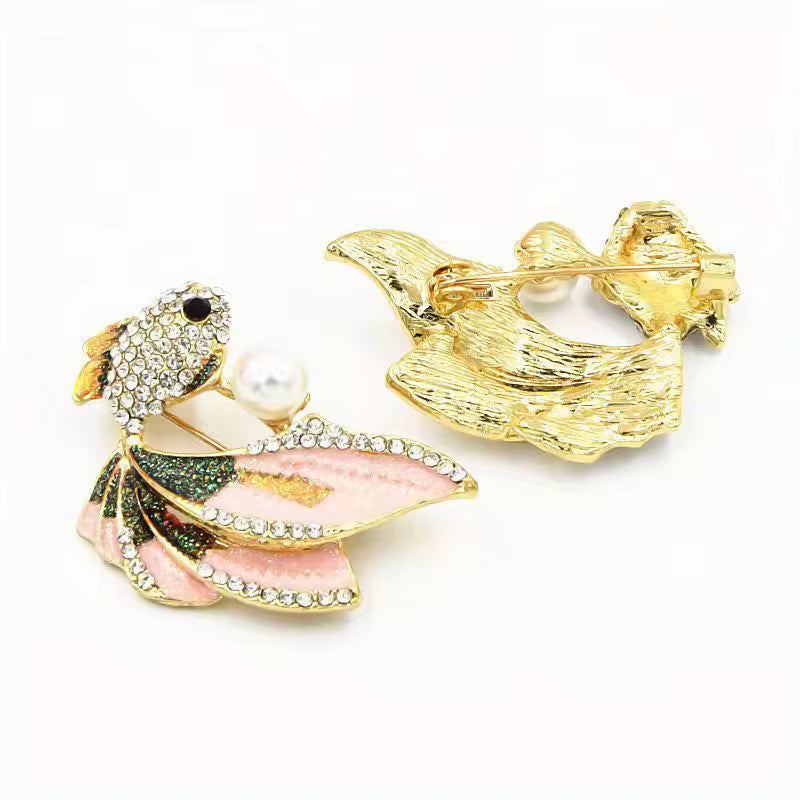 Broche poisson perlé de dos