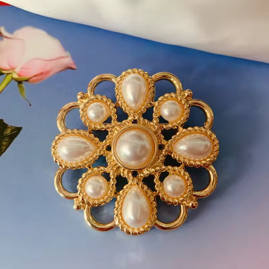 Broche rosace perlée photo