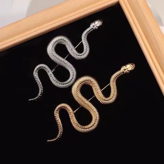 Broche serpent élégant couleur