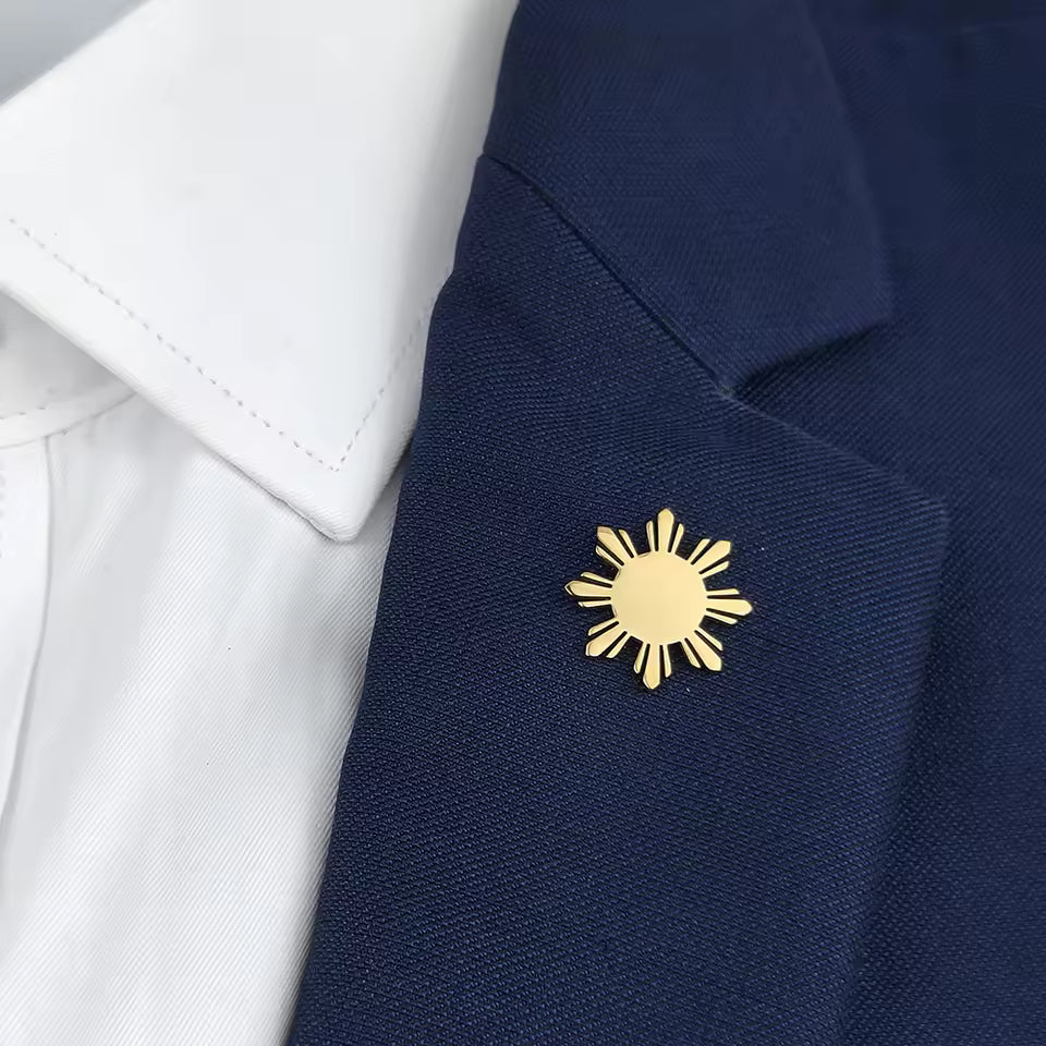 Broche soleil porté