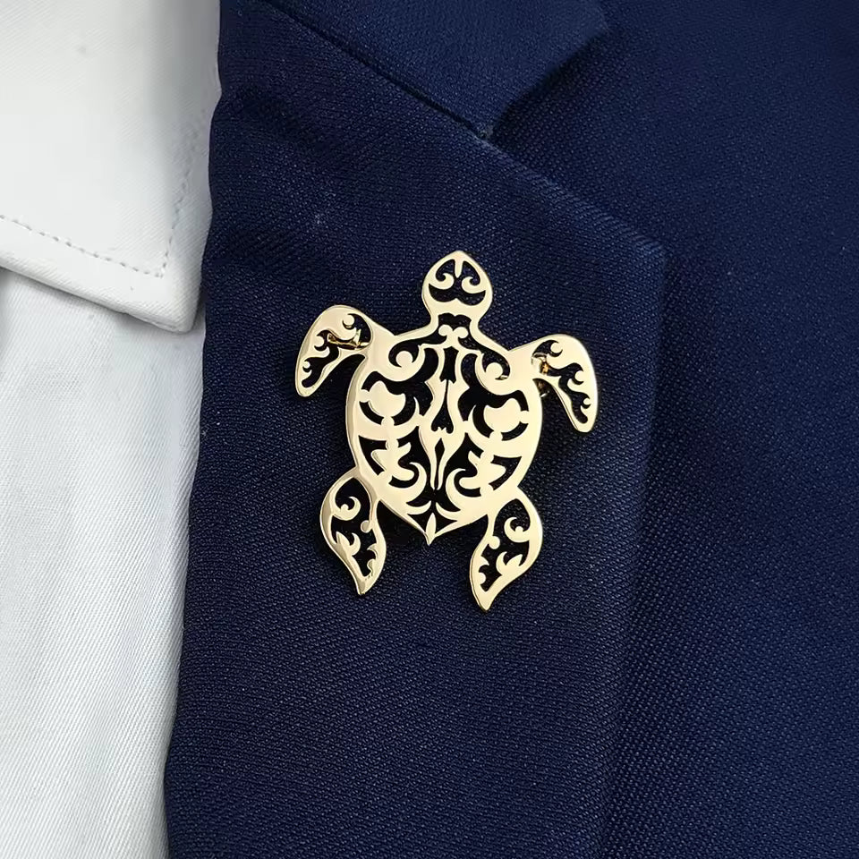 Broche tortue porté