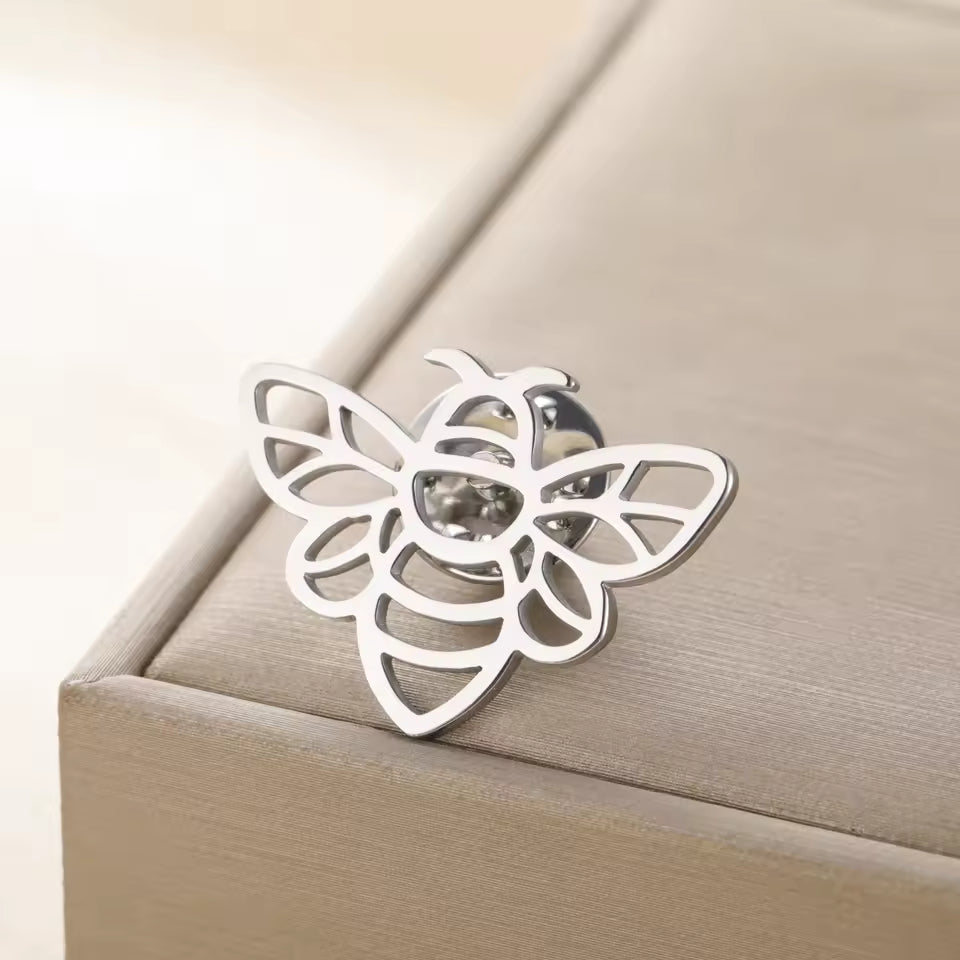 Broche abeille, vue complémentaire 3