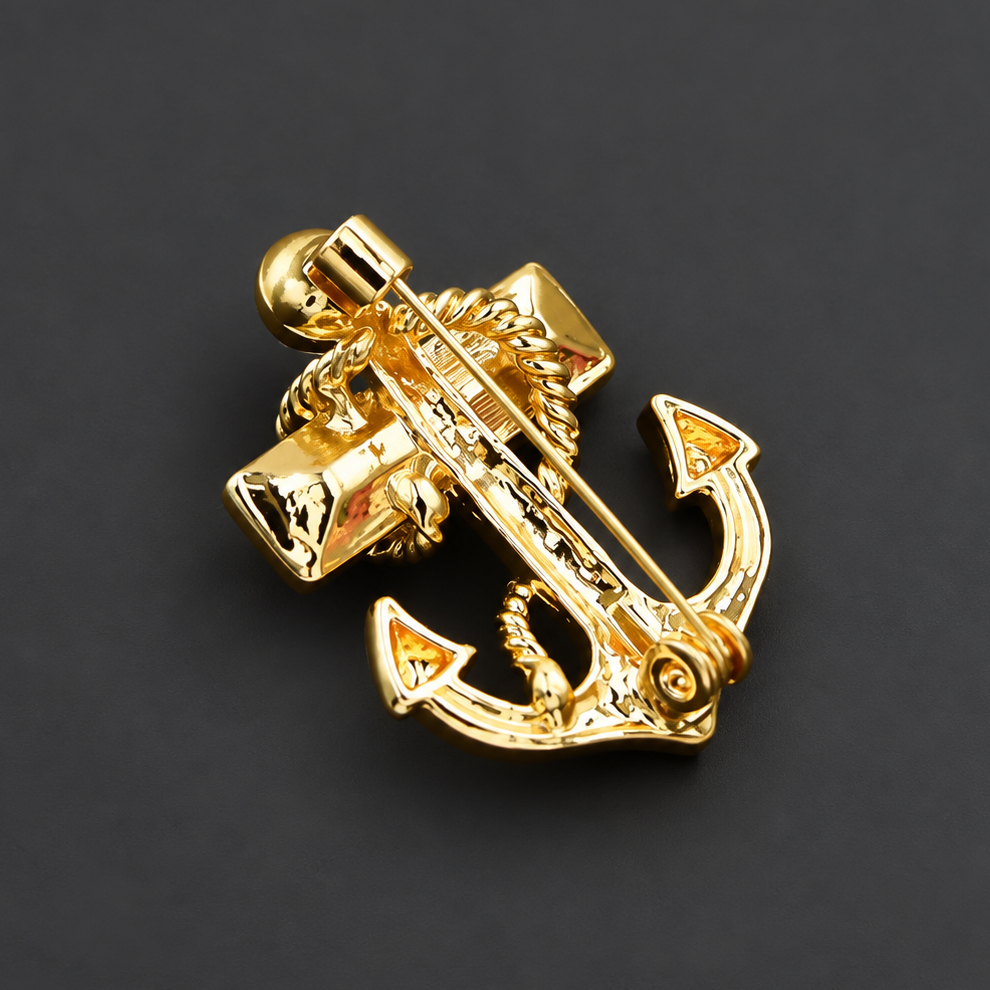 Broche ancre ornée
