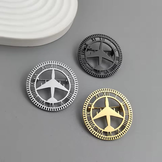 Broche avion horloge, vue complémentaire
