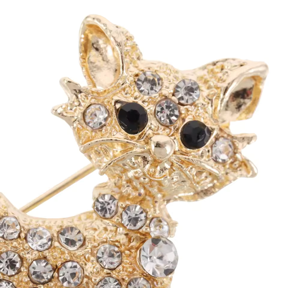 Broche chat étincelant, détail du motif