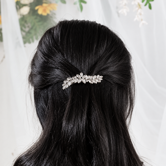 Broche cheveux Branche de Givre portée sur une tenue