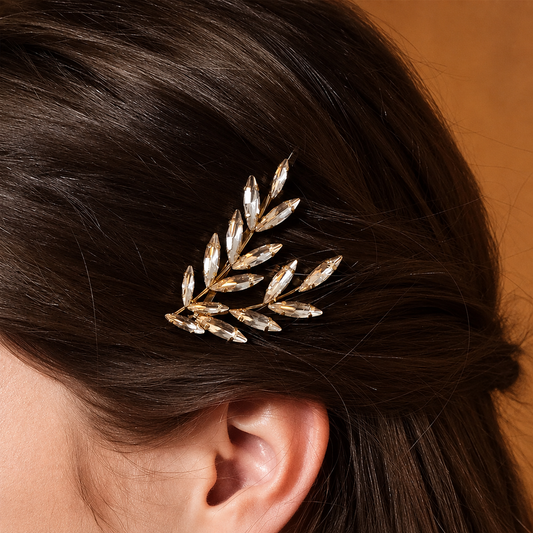 Broche cheveux Branche de Lumière portée sur une tenue