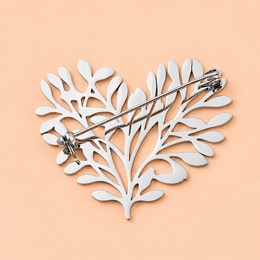 Broche cœur feuillu vue de dos, fermoir épingle