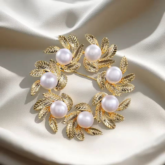 Broche couronne éternelle, vue complémentaire