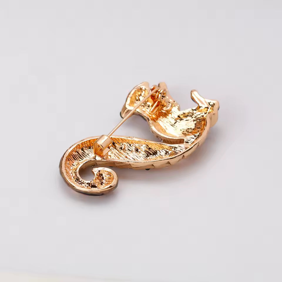 Broche écureuil majestueux vue de dos, fermoir épingle