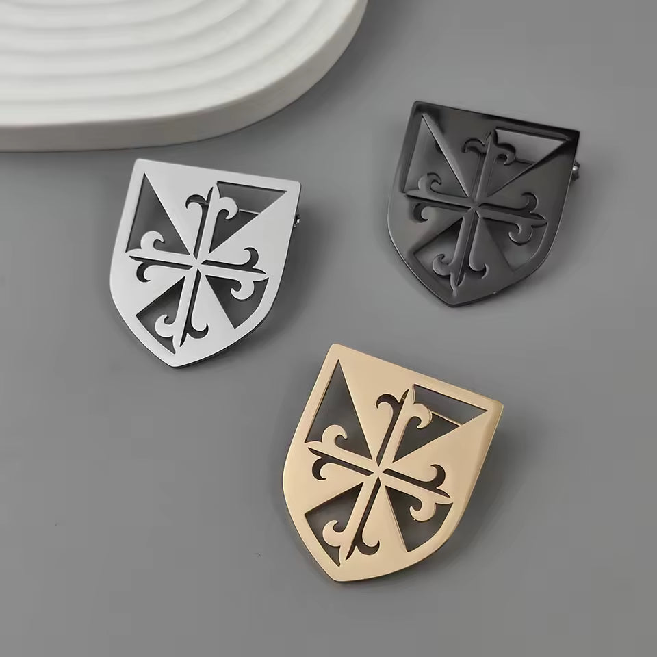 Broche écusson médiéval, vue complémentaire