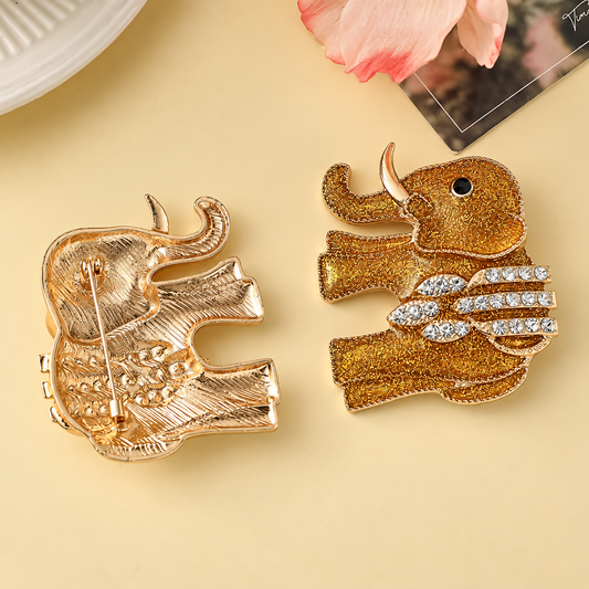 Broche éléphant orné vue de dos, fermoir épingle