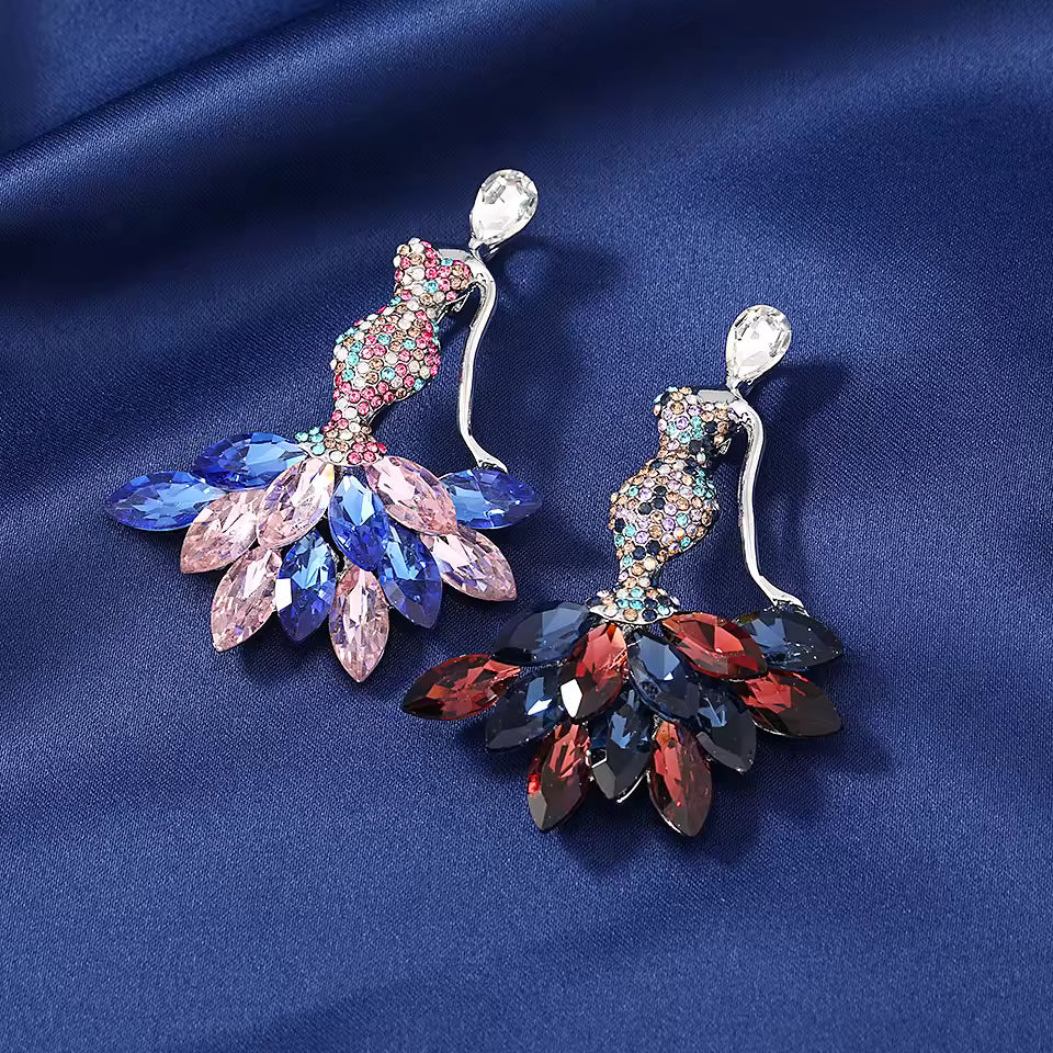Broche femme élégante, vue complémentaire