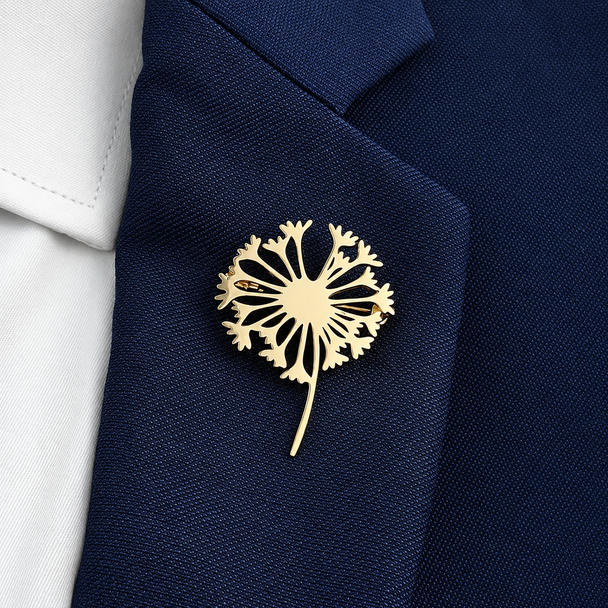 Broche fleur pissenlit portée sur une tenue