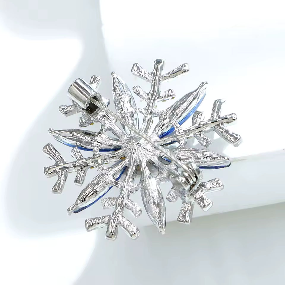 Broche flocon étincelant vue de dos, fermoir épingle
