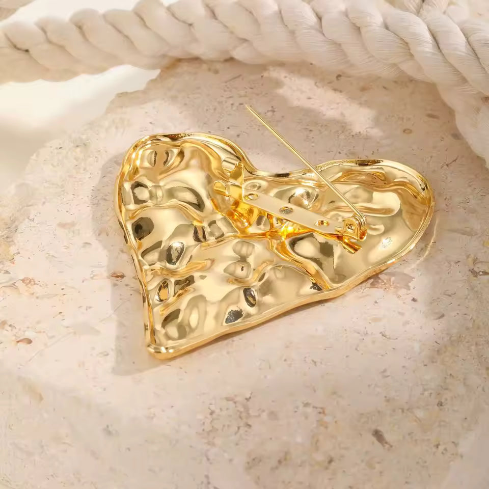 Broche Grand Cœur vue de dos, fermoir épingle