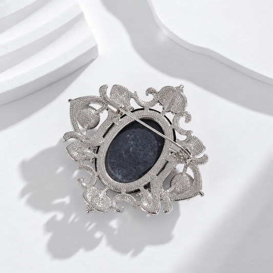 Broche impératrice de dos