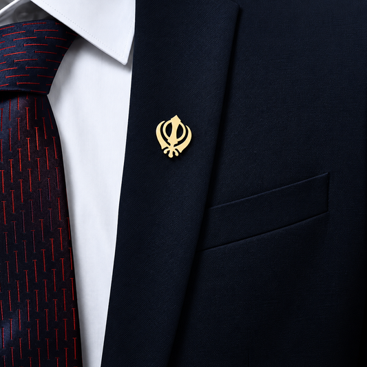 Broche khanda portée sur une tenue