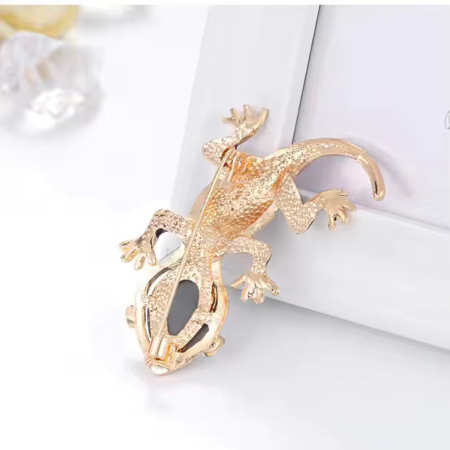 Broche lézard vue de dos, fermoir épingle