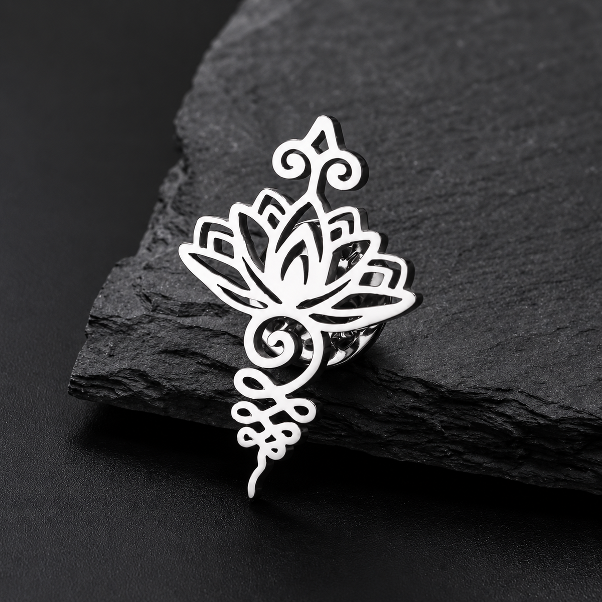 Broche lotus sacré, couleur argentée
