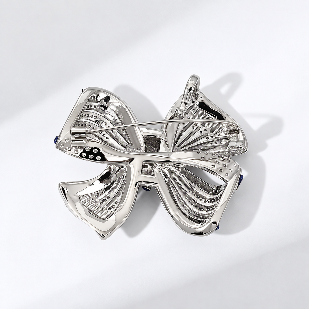 Broche nœud de gala vue de dos, fermoir épingle