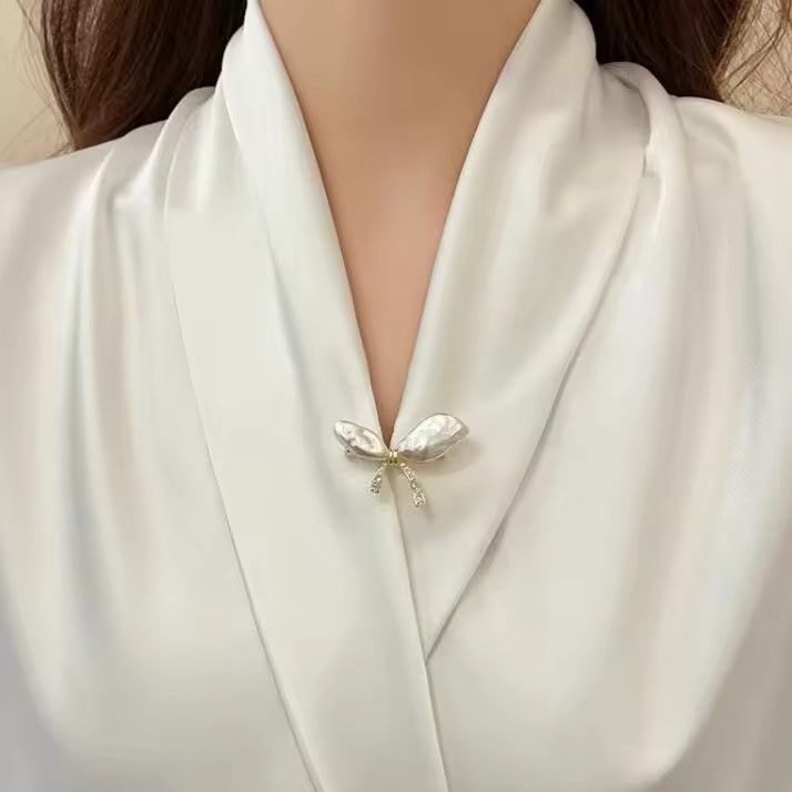 Broche nœud perlé, vue complémentaire 2