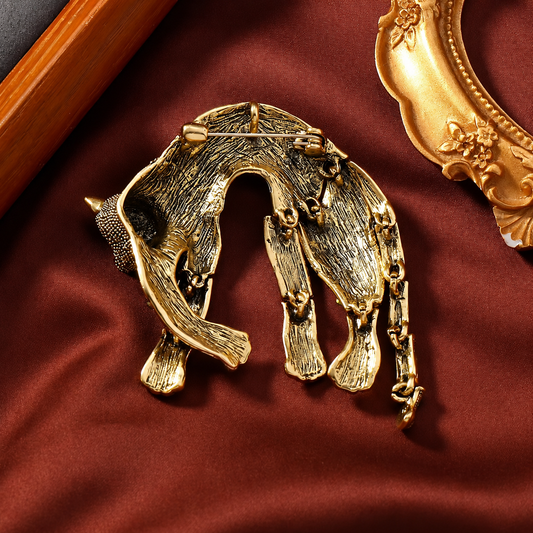 Broche panthère vue de dos, fermoir épingle